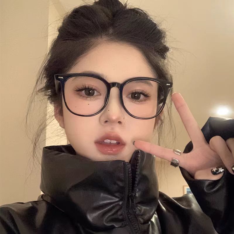 On behalf of wholesale and retail large-frame myopia glasses women can be equipped with retro Korean black frame without makeup artifact glasses frame
