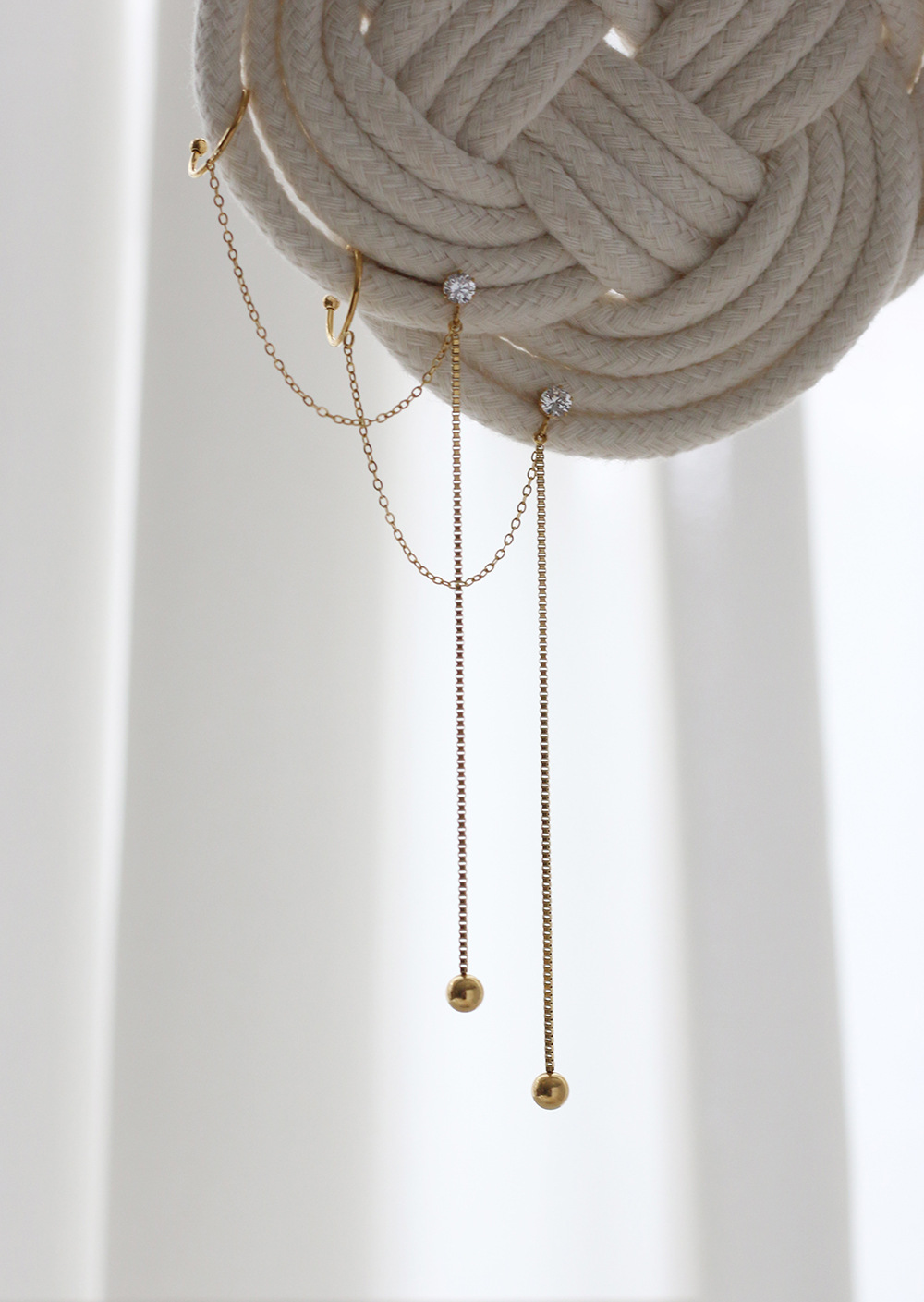 Simple Chain Single Claw Drill Ear Clip Titanium Steel Stud Earrings_colorza_1