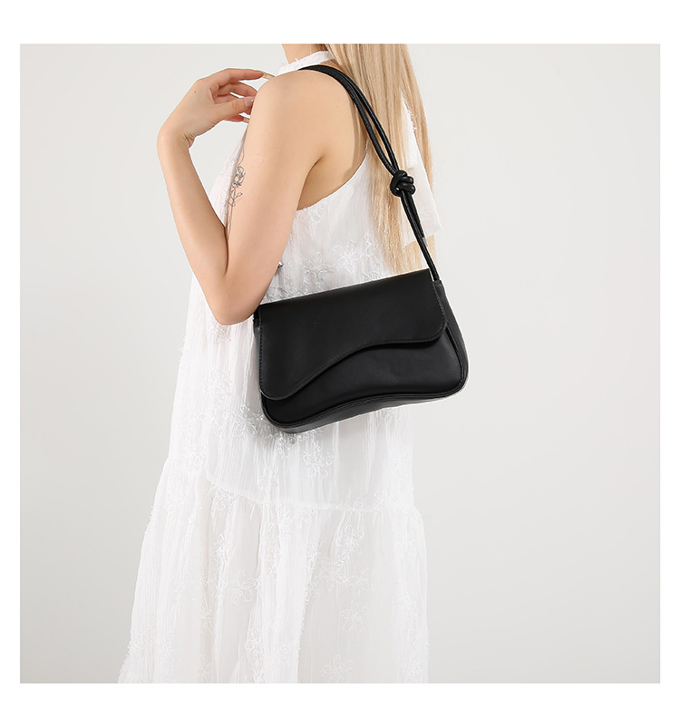Underarm bag for women, new autumn 2024 fashion and niche design, single-shoulder crossbody bag, stylish and relaxed small square bag undefined