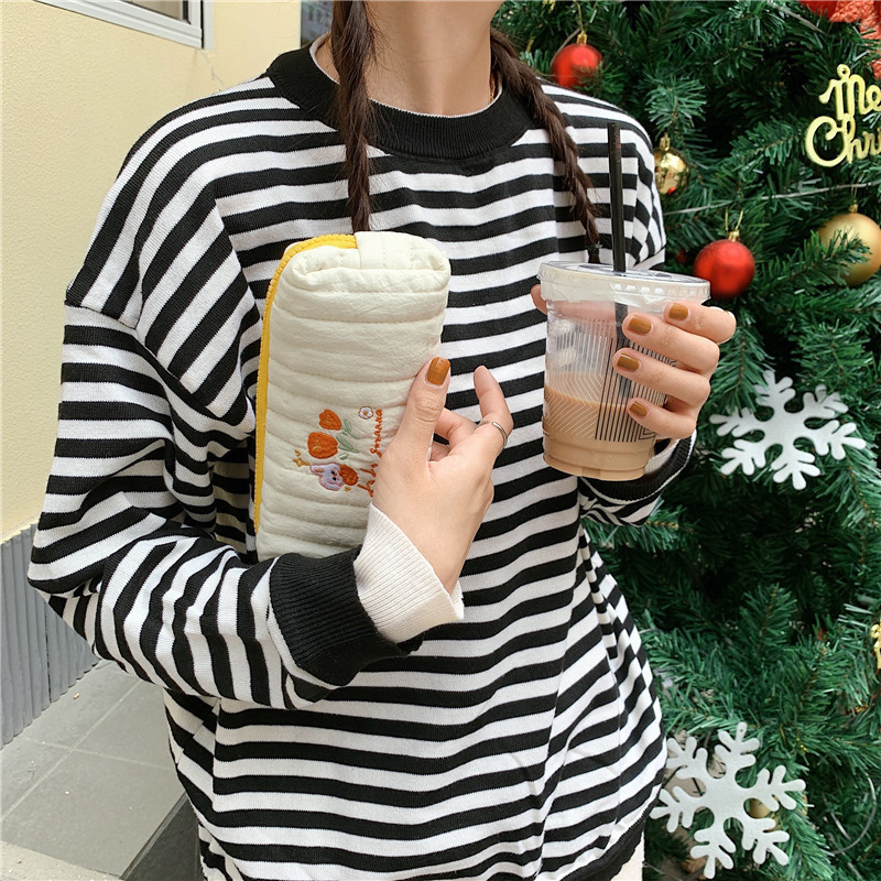 【 In Stock 】112155 Embroidered Tulip Pen Case, Girlish student Stationery Storage Bag, Fabric Makeup Bag undefined