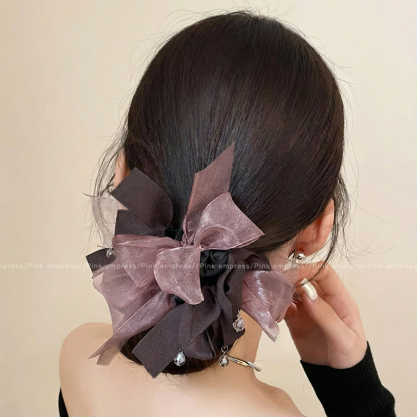 Nuevo scrunchie de encaje multicapa 2026 para mujer, lazo para el pelo de alta gama, accesorio suave para el cabello estilo coreano.