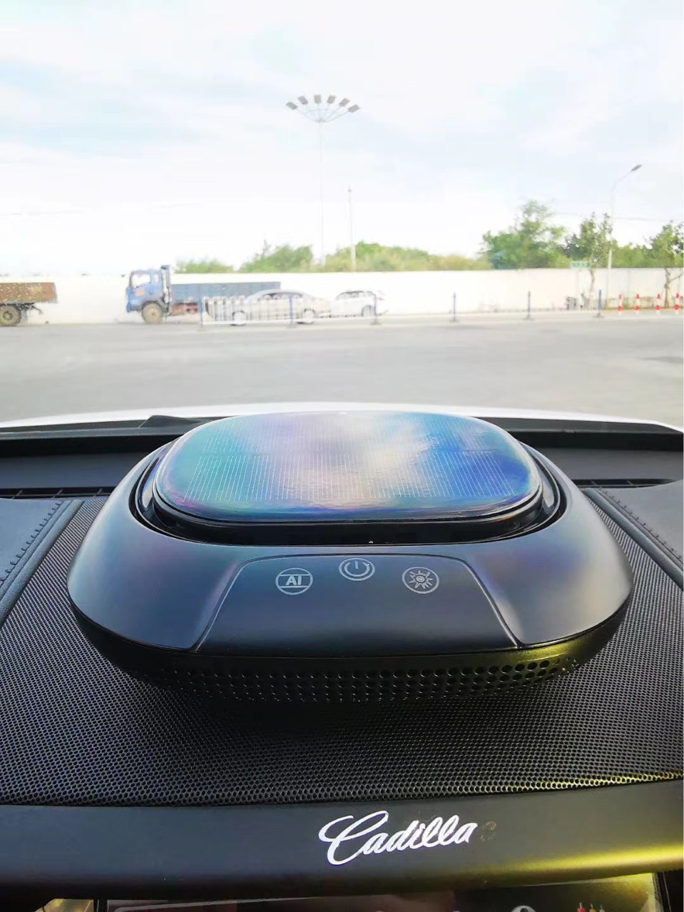 Solar-Powered Car Air Purifier for Vehicles, Removes Formaldehyde, Sterilizes, Deodorizes, Negative Ion Car-Mounted Type