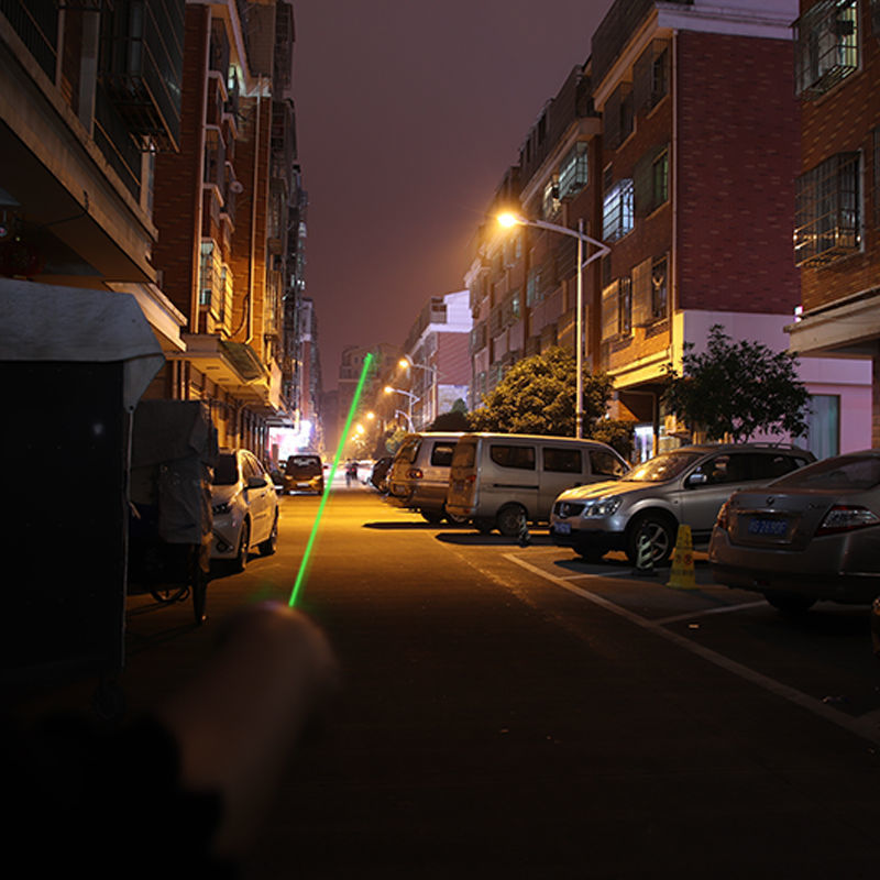 D40F196A3DDC028882EED81C819134