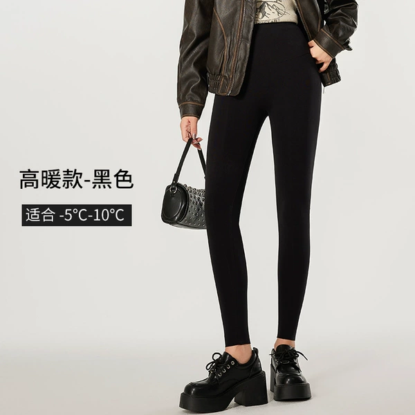 Black [thick velvet]