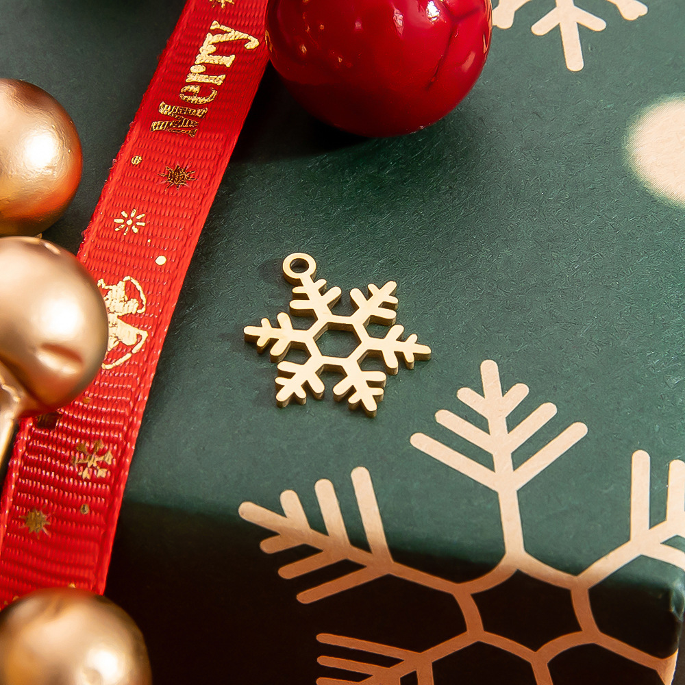 Wholesale Jewelry Cute Santa Claus Christmas Socks 304 Stainless Steel display picture 7