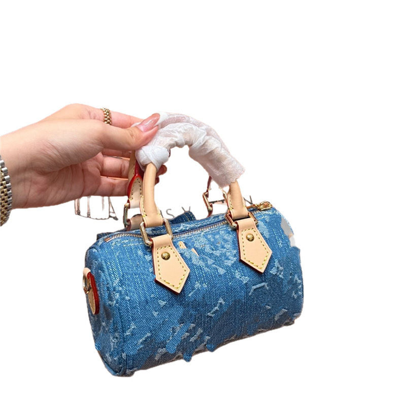2025 New Arrival Small Pillow Boston Bag Versatile Gradient Pink Women's Handbag Trendy Crossbody Shoulder Bag - Thumbnail 5