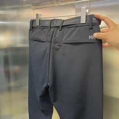同金2025早春金男性ビジネスシンプル新純色百合ゆるいズボンのトレンドが弾力的に休んでいる