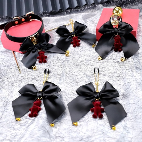 Bear-themed set SM sex toys, nipple clamps, anal plugs, collar, vaginal clamps, couples' sex items, bells, bowknots, anal plugs