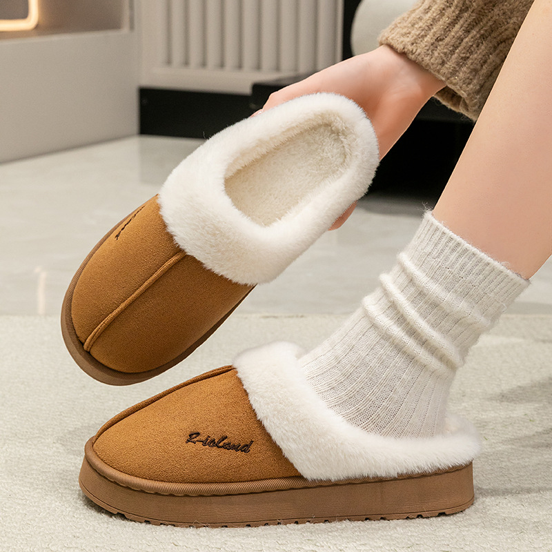 Zapatillas de algodón rojo para mujeres otoño y invierno en el hogar dormitorio calentamiento zapatos de lana suave cómodos zapatos de terciopelo al por mayor