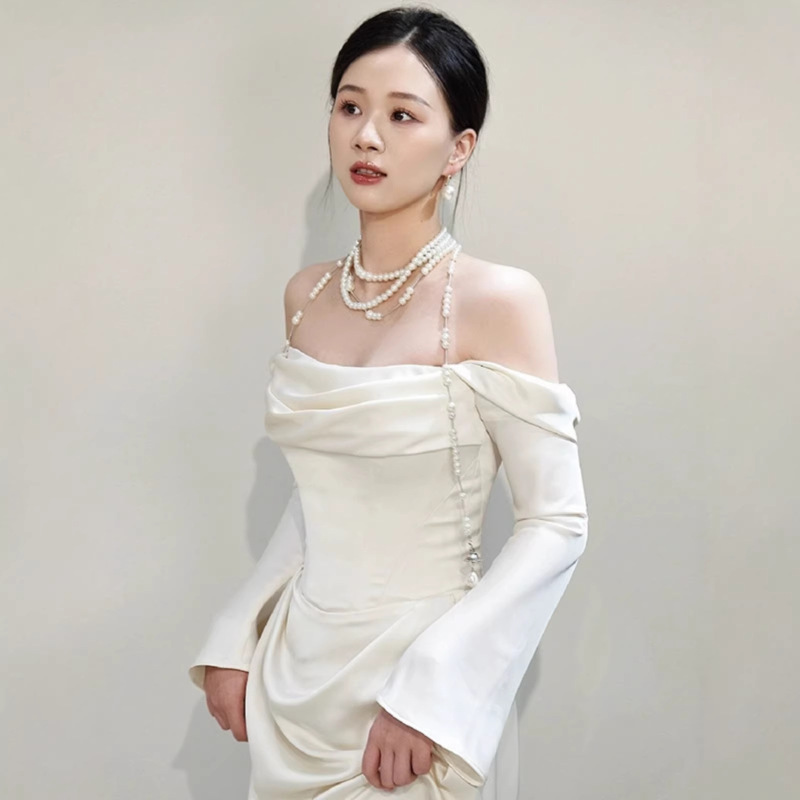 French-Style White Satin Tube Top Long-Sleeve Gown for Banquets, Annual Meetings, Bridal Receptions, Wedding Welcome, and Simple Evening Dresses for Toasting French-Style White Satin Tube Top Long-Sleeve Gown for Banquets, Annual Meetings, Bridal Receptions, Wedding Welcome, and Simple Evening Dresses for Toasting