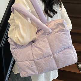 跨境羽绒包棉服女包简约填棉太空包感染力通勤休闲腋下单肩托特包