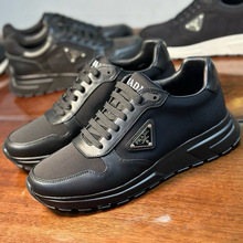 欧洲站高端男士运动鞋三角标休闲时尚板鞋真皮拼接网面厚底跑步鞋