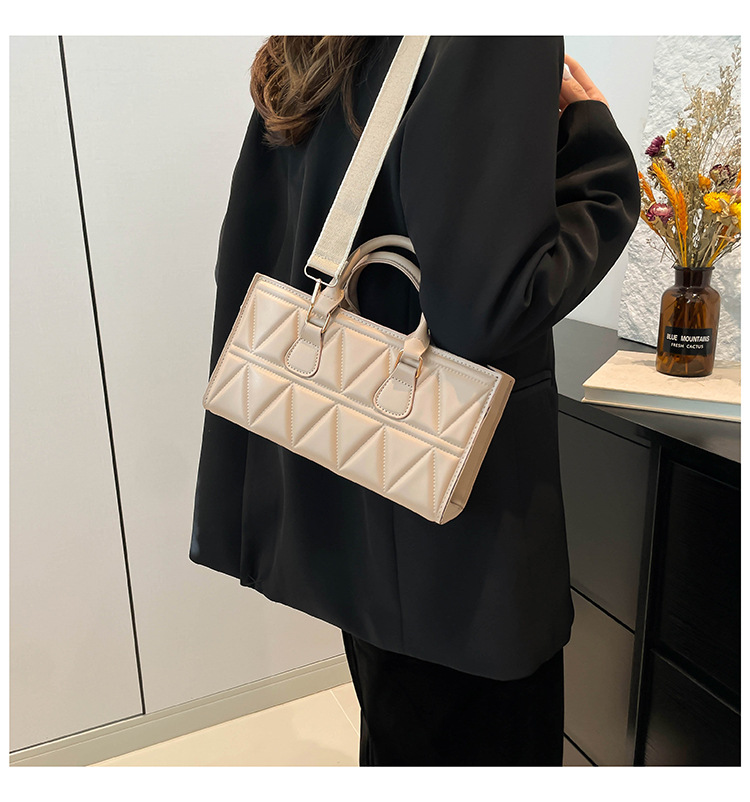 Women's Small PU Solid Color Elegant Streetwear Plaid Square Zipper Square Bag display picture 17