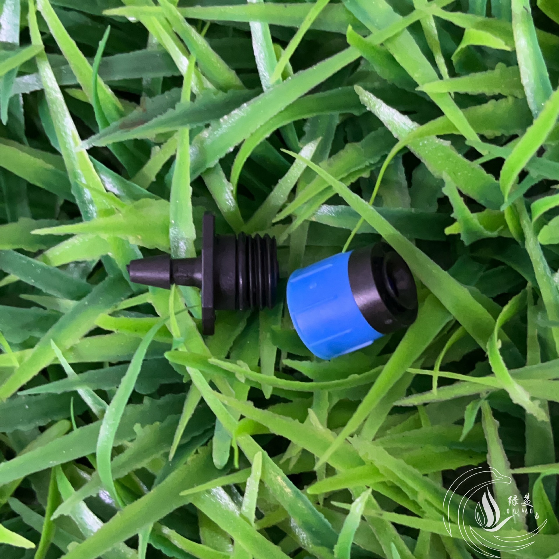 Cabecera de goteo ajustable azul con anillo de goma que puede cerrar 360 grados de riego por goteo por pulverización