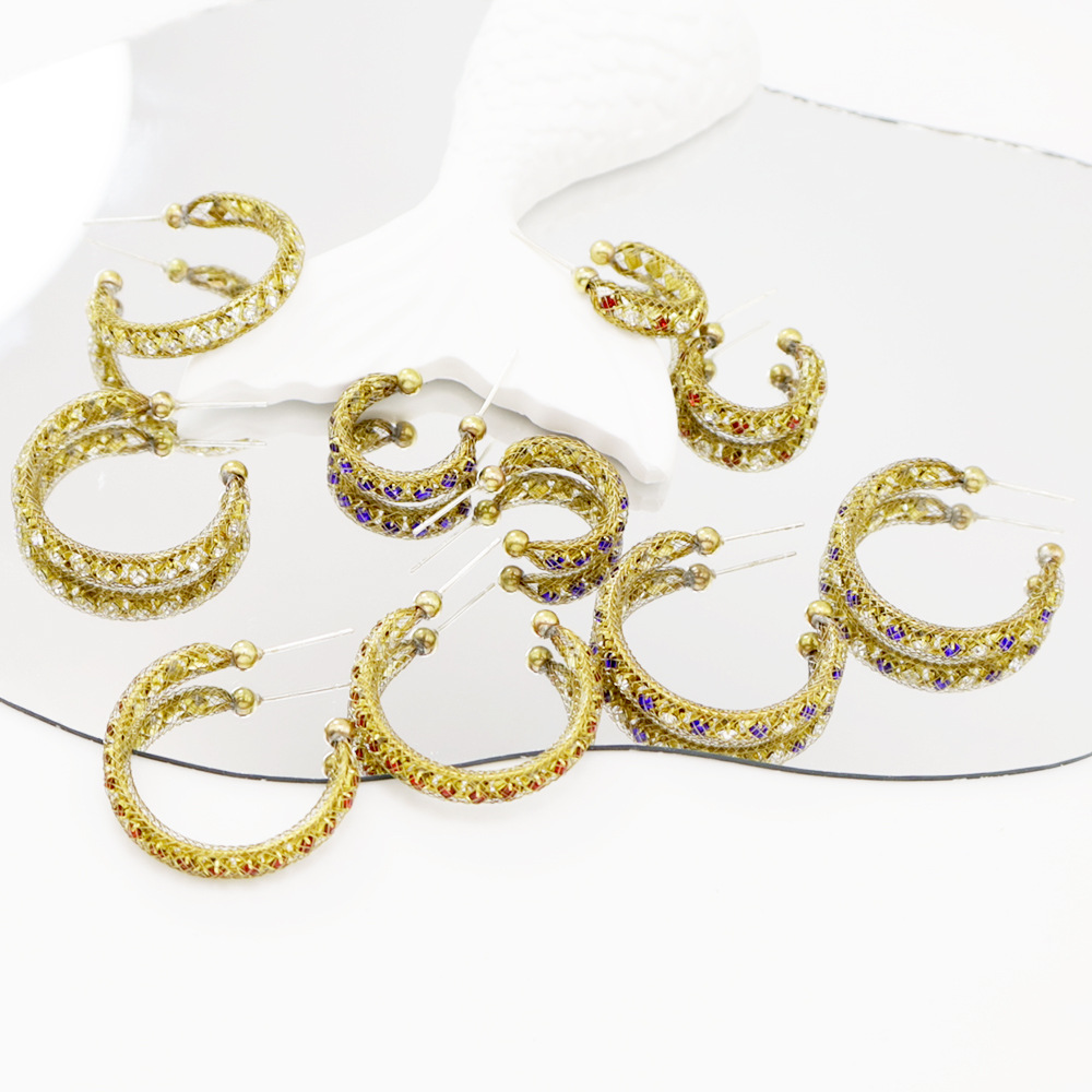 Design sophisticated fashionable elegant universal earrings
