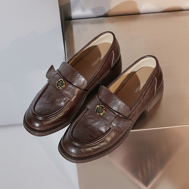 Zapatos Lefour negros para mujeres 2025 nuevo otoño invierno camellia de fondo grueso estilo británico zapatos de cuero retro