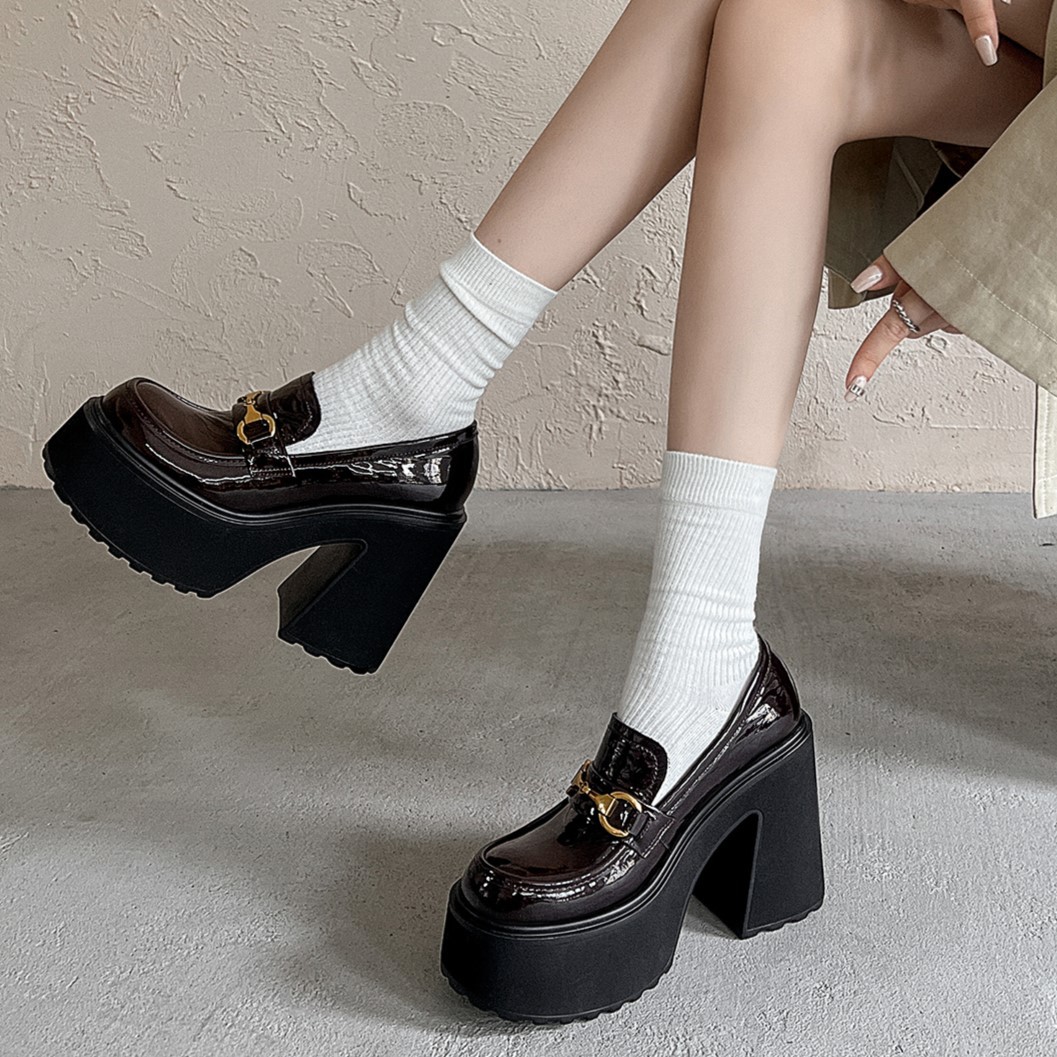 Giày cao gót nữ đế xuồng platform 11cm, mũi vuông phong cách JK, dây xích trang trí — màu nâu, màu đen