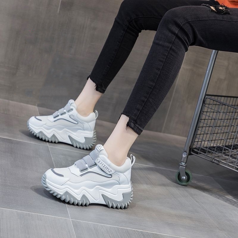 Comercio exterior Velcro zapatos muffin zapatos papá mujer 2026 nuevo aumento de suela gruesa zapatos deportivos casuales de red al por mayor