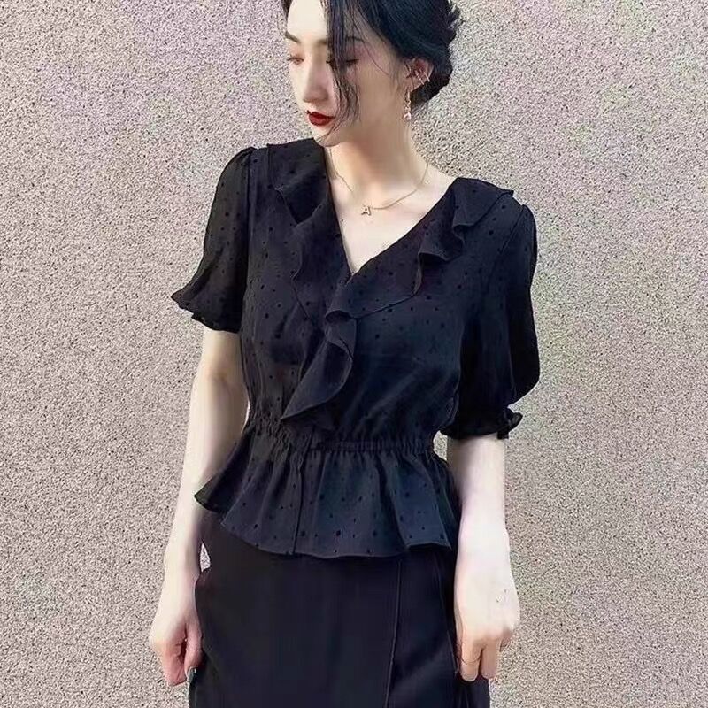 Áo sơ mi nữ tay ngắn cổ V voan xếp ly eo thon — Màu đen