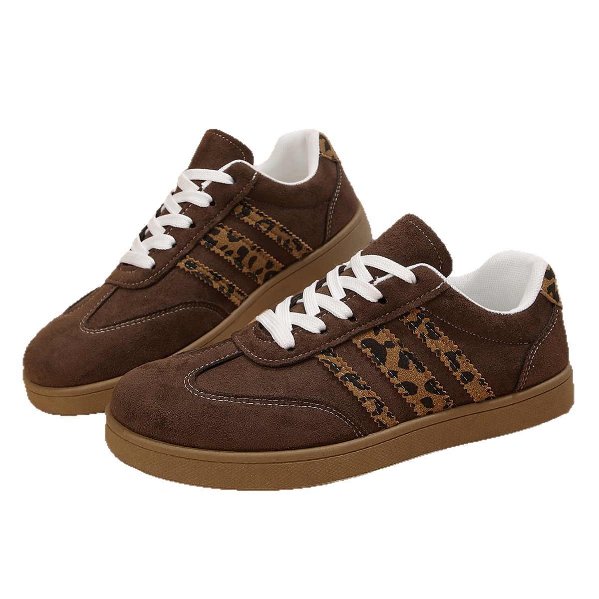 Zapatos de entrenamiento de gran tamaño para mujeres 2026 nuevos zapatos blancos planos con patrón de leopardo retrógrado zapatos de skate casuales exclusivos transfronterizos