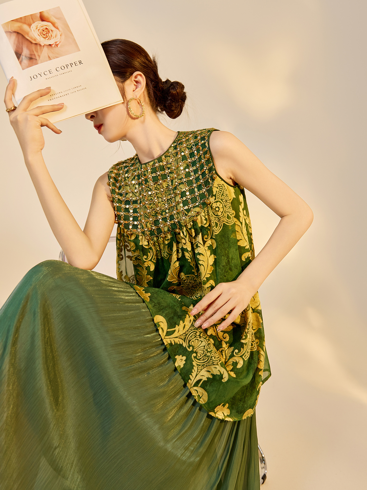 Đầm maxi nữ phong cách Trung Hoa mới, tay không, đính cườm lụa, dáng thắt eo N6041 — màu vàng, xanh lá cây