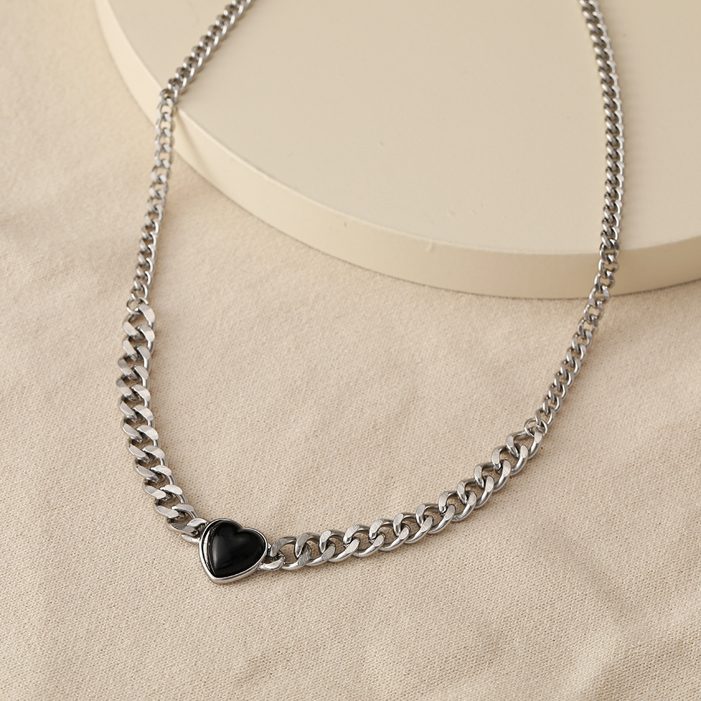 Creative Retro Black Heart Thick Chain Necklace