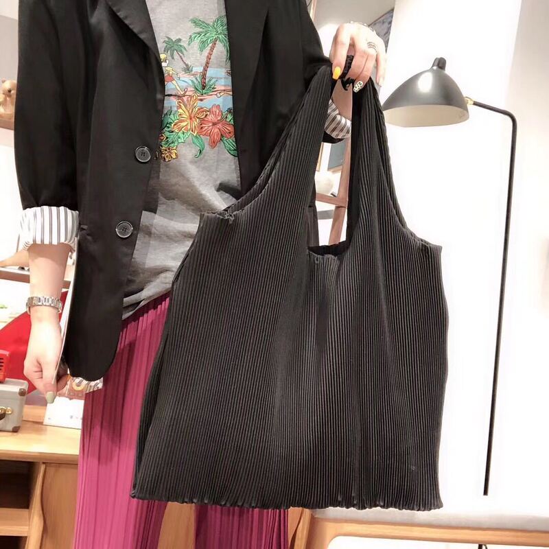 cos Style Satin Pleated Hand Tote Bag Women's New Niche Design ins Large Capacity Black Underarm Shoulder Bag