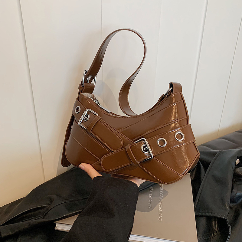 2024 nueva moda nicho retro chica caliente bolso de axila motocicleta bolso de hombro sentido de alta gama palo salvaje bolso pequeño