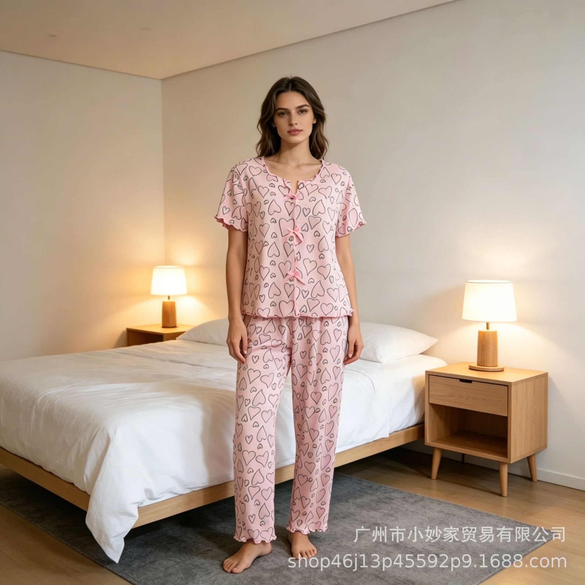 Ayol pijama to'plami (qisqa yengli kofta + uzun shim, pushti yurak naqshli)