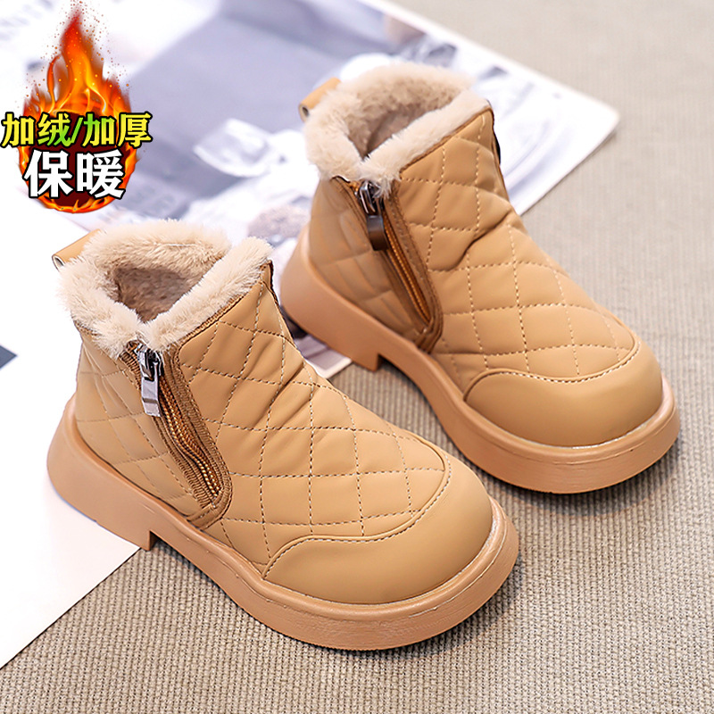 Zapatos infantiles de niñas botas de nieve de invierno adicionadas 2025 nuevas botas de algodón negro caliente para niños zapatos de algodón de niñas grandes