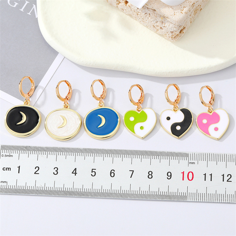 Fashion Geometric Heart Circle Shaped Moon Pattern Drop Earrings Wholesale display picture 2