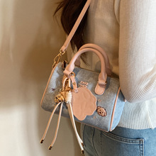 面包刺绣小狗枕头包包女牛仔蓝布包单肩斜挎包撞色白搭通勤单肩包