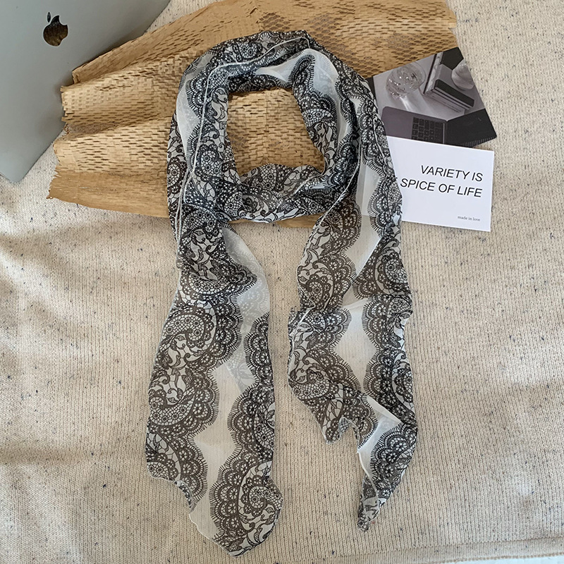 Encaje semicircular blanco