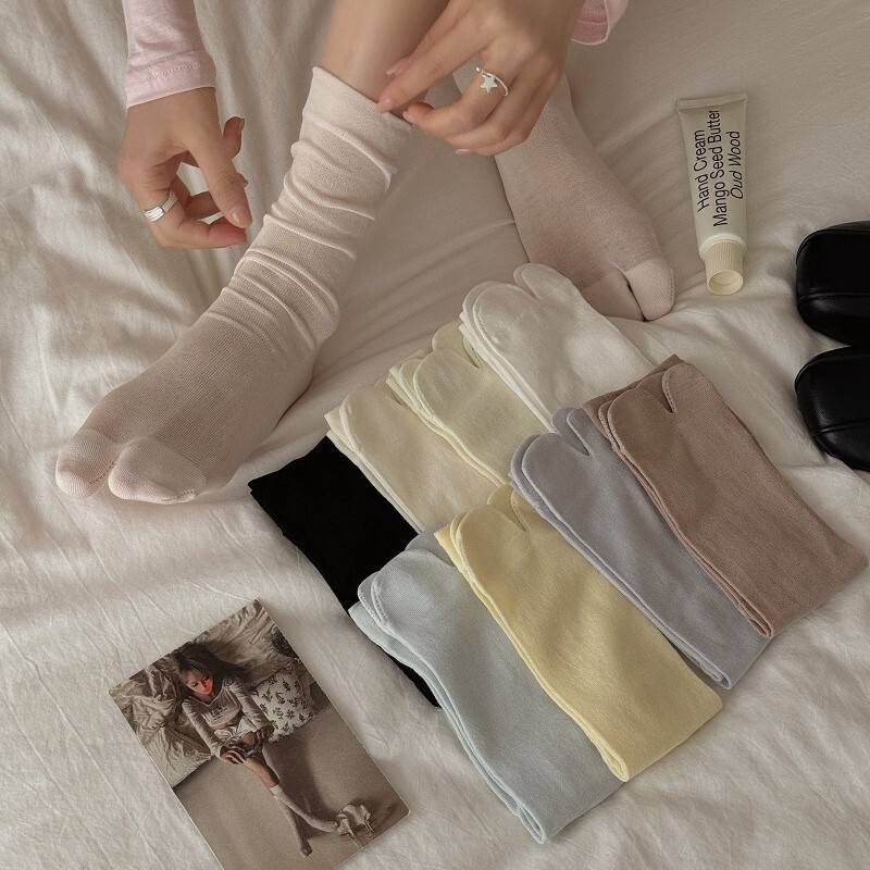 Thin Silk Two-Toe Socks for Women, Mid-Calf Socks, Breathable for Spring and Summer, Japanese Style, Solid Color, Seamless Two-Toe Socks
