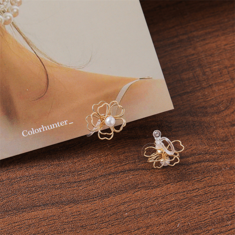 1 Paire Style Simple Fleur Alliage Incruster Perles Artificielles Femmes Boucles D'oreilles display picture 3