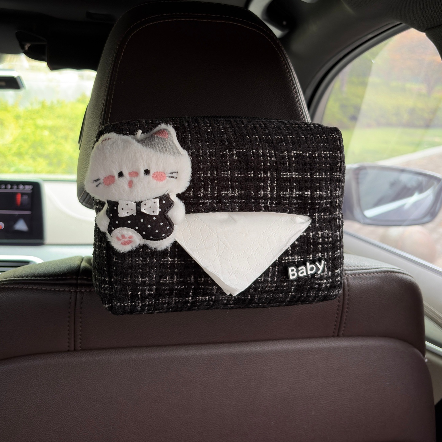 Cute cat car-mounted tissue box, hanging creative cartoon tissue box for women, high-end car tissue hanging bag