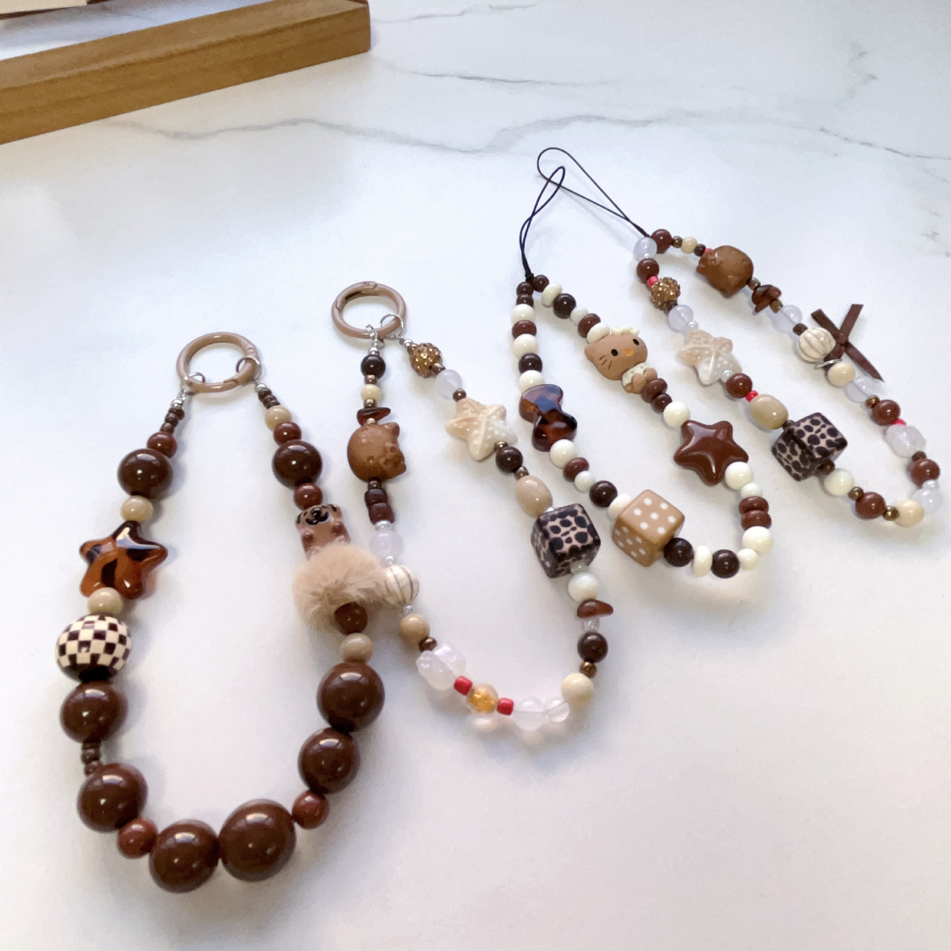 Ins Rad Short Leopard Print Kt Cat Beaded Mobile Phone Ccd Lanyard Chain Camera Keychain Hanging Chain Pendant Wholesale