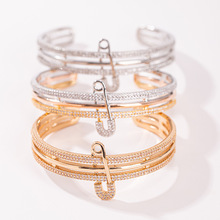 �W���羳������ɫȦ�e��֭h���CС���ٴ�߼��н�ɫ��������l