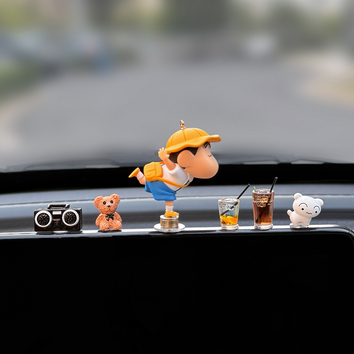 2026 New Cute Shin-chan Car Rotating Ornament, Car Screen Decoration, Interior Car Accessory, Cute for Women, Center Console Decoration
