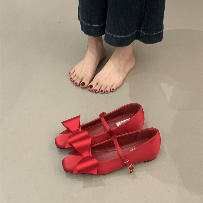 Red Mary Jane shoes, square-toed satin flat ballet shoes for women, 2026 spring-summer model, with internal height increase and shallow cut Red Mary Jane shoes, square-toed satin flat ballet shoes for women, 2026 spring-summer model, with internal height increase and shallow cut