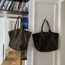 ����Ů���¿����ذ����y����yӡ���������μ������p�淫��ُ���