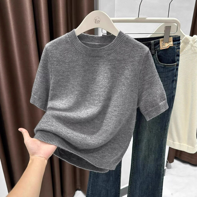 Gray Short-Sleeved Sweater for Women in Autumn and Winter, Soft and Waxy, Warm Inner Layer, High-End Knitted Bottoming Shirt, Loose Round Neck Top Gray Short-Sleeved Sweater for Women in Autumn and Winter, Soft and Waxy, Warm Inner Layer, High-End Knitted Bottoming Shirt, Loose Round Neck Top