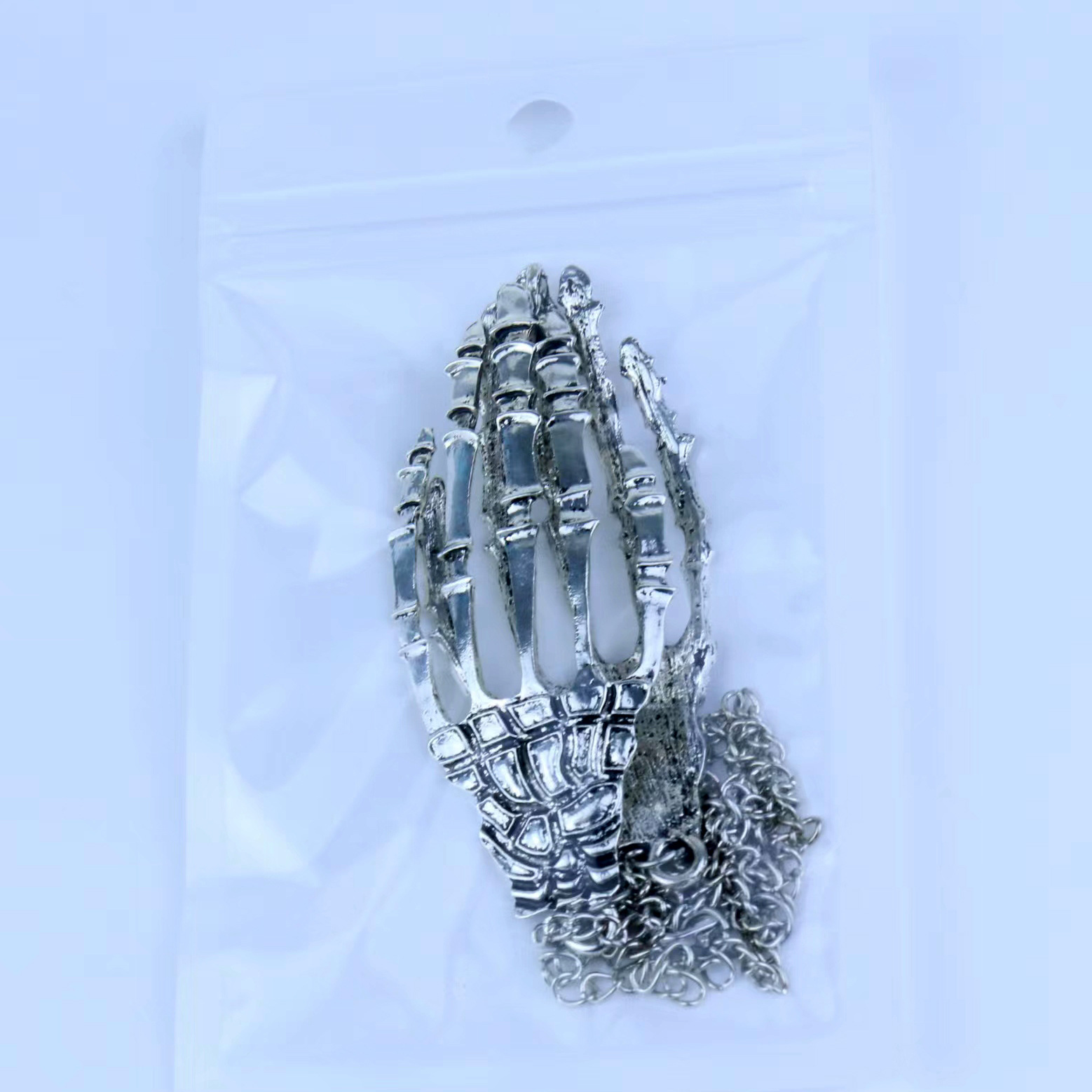 Collier halloween main squelette style gothique punk metal_voghion.com