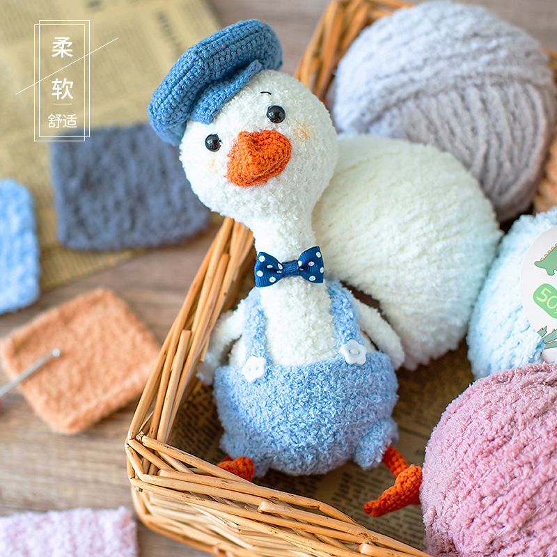 Gate Snowball Pequeño grupo de lana lindo amor línea diy tejido a mano 3 hilos de terciopelo corto ganchillo muñeca 50g