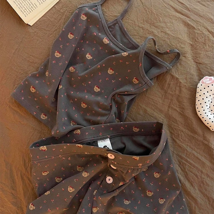 Korean-style brown cute bear camisole pajamas for women, new summer 2026 student home wear two-piece set, can be worn outside Korean-style brown cute bear camisole pajamas for women, new summer 2026 student home wear two-piece set, can be worn outside