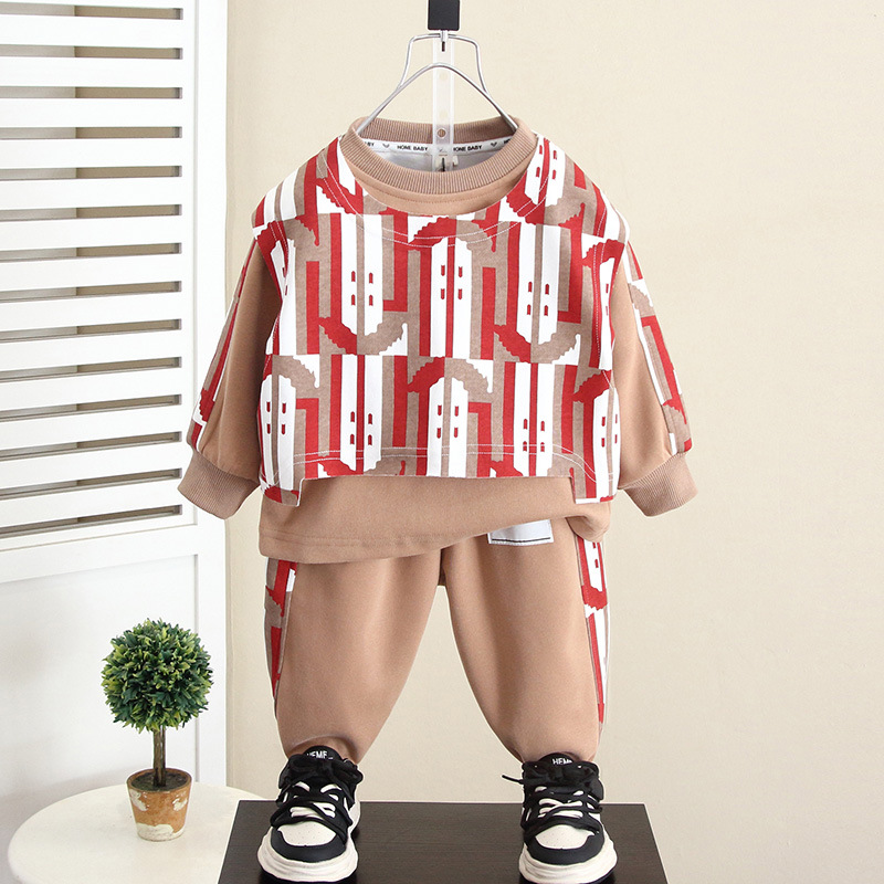 5819 Ropa para niños Ropa para niños 2025 Otoño Nuevo estilo Niños Deportes Traje de tres piezas Niños pequeños y medianos Hermoso traje de bebé Traje de moda