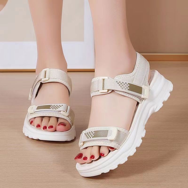 Sandalias deportivas para mujeres 2026 nuevo verano pequeño viento fragante velcro versátil ligero antideslizante versátil zapatos de playa casuales
