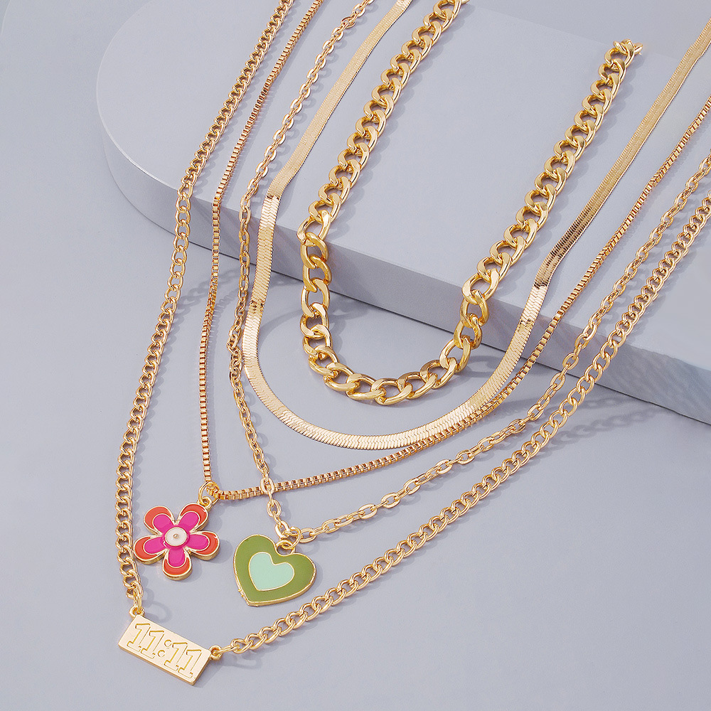 Exaggerated Multi-layered Dripping Oil Heart Flower Digital Multi-layer Necklace display picture 3