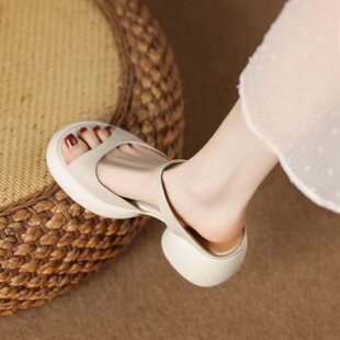 Spring and Summer 2025 New Korean Style Thick-soled One-character Fish-mouth Buckle Sandals Casual Dung-feeling Soft-soled Height-increasing Women's Shoes
