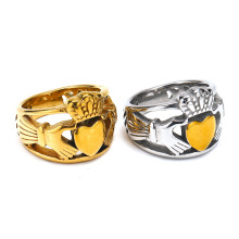 海腾饰品钛钢铸造个性潮流INS风女戒 不锈钢手捧心型皇冠简约女戒